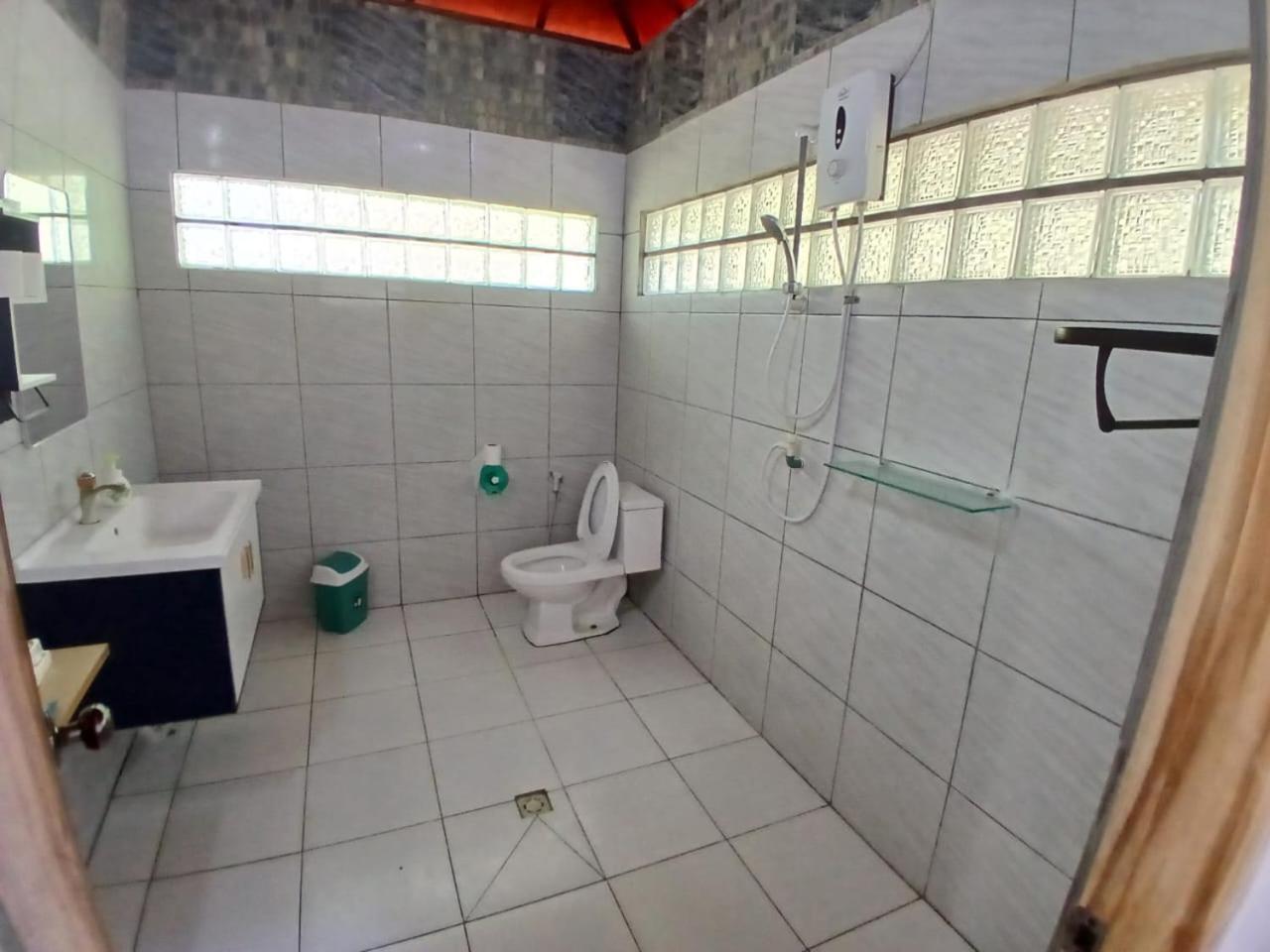Compass Diving Resort Beloi Екстер'єр фото