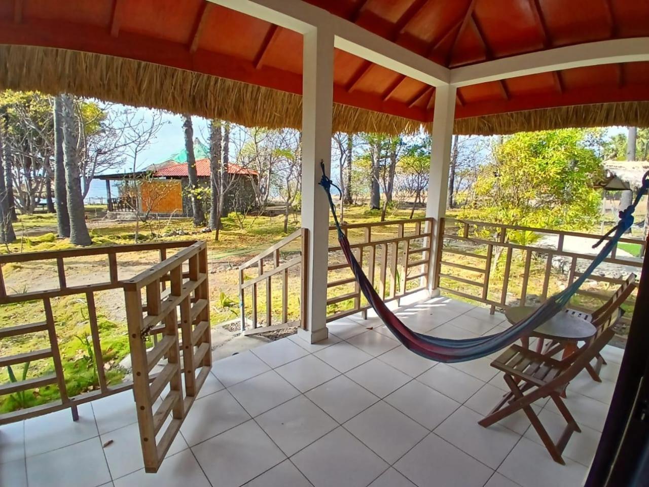 Compass Diving Resort Beloi Екстер'єр фото